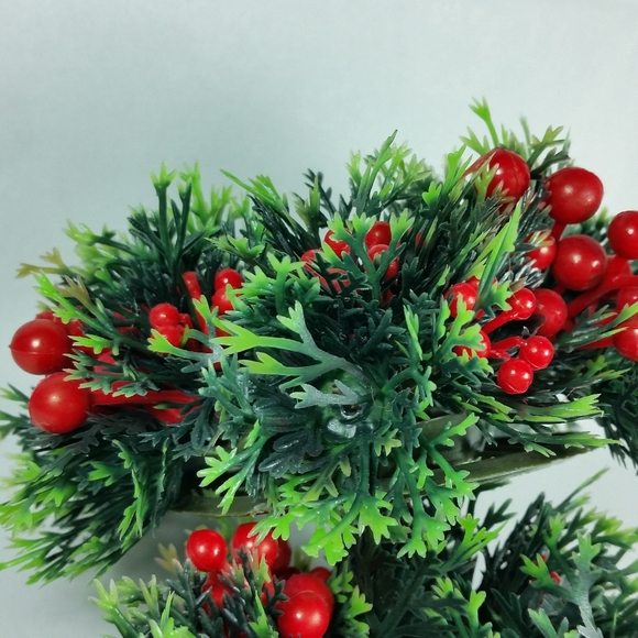 2 Plastic Christmas CANDLE HOLDERS Ring Wreath Berries Evergreen Greenery 5" - Picture 11 of 13